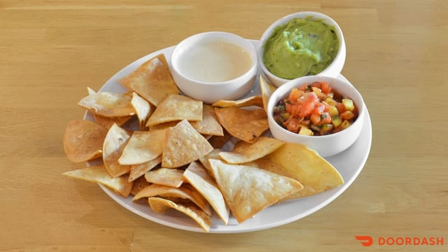 Chips & Salsa.